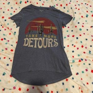 Good shirt for hiking or road trips :)